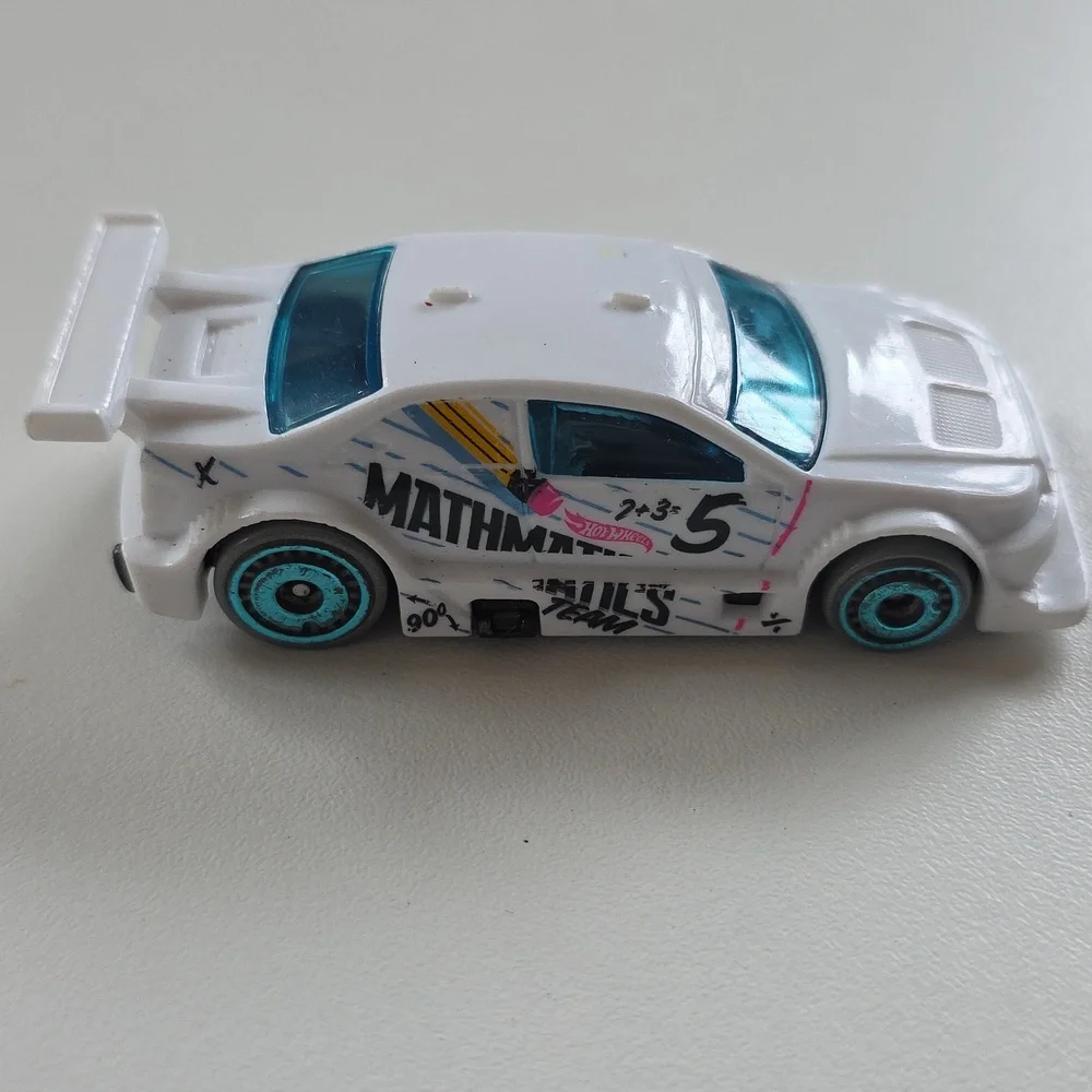 🏁 Hot Wheels Amazoom 